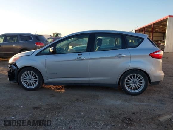 ✅ 2015 Ford C-Max SE • VIN: 1FADP5AU6FL120975 • Lot: 41417168. Wystawiony na IAAI z przebiegiem 101 112 mil. Bezpłatny archiwum sprzedaży aukcyjnych z USA i szczegółowy raport historii pojazdu na DreamBid. Zdjęcie 15.