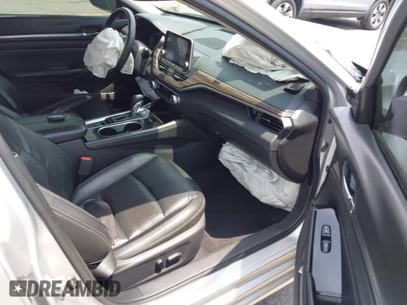 ✅ 2020 Nissan Altima SL • VIN: 1N4BL4EVXLC151657 • Lot: 42575967. Listed on IAAI with 100,425 mi. Free auction sales archive from the USA and detailed vehicle history report at DreamBid. Image 5.