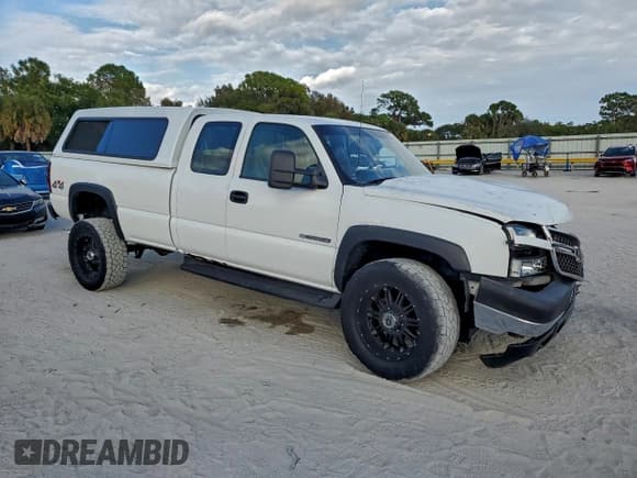 ✅ 2006 Chevrolet Silverado 2500HD Work Truck • VIN: 1GCHK29U06E267732 • Лот: 94176845. Опубликован ранее на Copart с пробегом 263 404 миль. Бесплатный доступ к архиву аукционных продаж из США и подробный отчёт об истории автомобиля на DreamBid. Изображение 4.