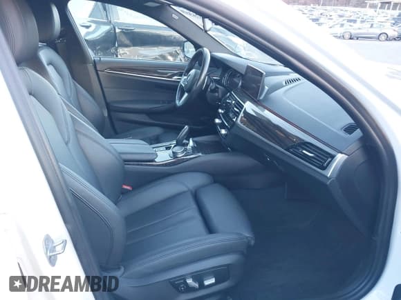 ✅ 2019 BMW 5 Series 530i xDrive • VIN: WBAJA7C5XKWW39663 • Lot: 43637901. Listed on IAAI with 55,864 mi. Free auction sales archive from the USA and detailed vehicle history report at DreamBid. Image 5.