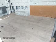 ✅ 2017 Nissan NV S • VIN: 1N6AF0LY7HN805400 • Lot: 42771785. Wystawiony na IAAI z przebiegiem 83 979 mil. Bezpłatny archiwum sprzedaży aukcyjnych z USA i szczegółowy raport historii pojazdu na DreamBid. Zdjęcie 8.