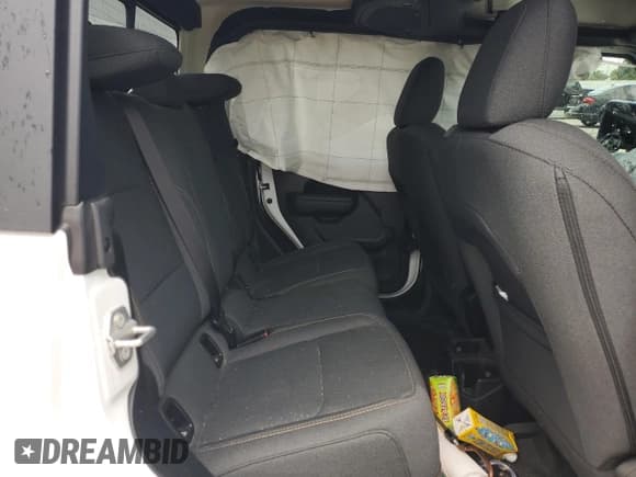 ✅ 2024 Jeep Gladiator Sport • VIN: 1C6JJTAG8RL133574 • Lot: 65717585. Wystawiony na Copart z przebiegiem 18 907 mil. Bezpłatny archiwum sprzedaży aukcyjnych z USA i szczegółowy raport historii pojazdu na DreamBid. Zdjęcie 10.