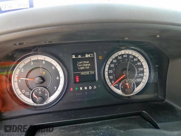 ✅ 2019 Ram 1500 Tradesman • VIN: 1C6RR6KT8KS746850 • Lot: 63915565. Wystawiony na Copart z przebiegiem 45 238 mil. Bezpłatny archiwum sprzedaży aukcyjnych z USA i szczegółowy raport historii pojazdu na DreamBid. Zdjęcie 9.