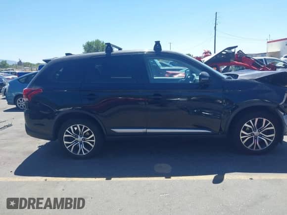 2017 Mitsubishi Outlander SE с VIN JA4AZ3A3XHZ070496, выставлен на аукционе IAAI как лот 43001702 с пробегом 137 230 миль миль и . История ставок и продаж доступна на DreamBid. Изображение 13.