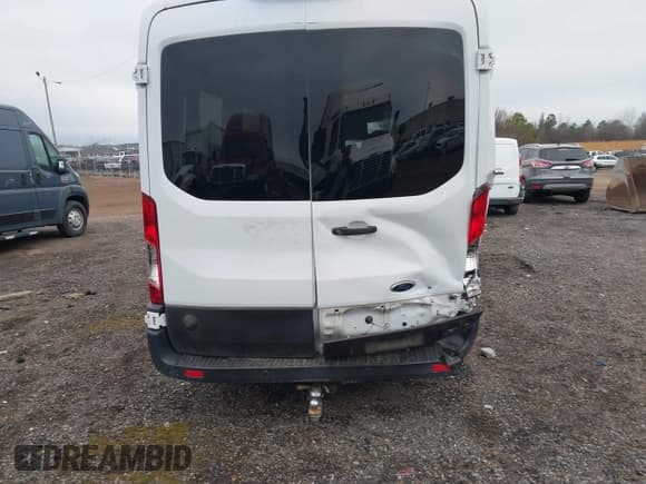 ✅ 2020 Ford Transit Passenger XL • VIN: 1FBAX2C89LKB05159 • Lot: 41356765. Wystawiony na IAAI z przebiegiem 32 436 mil. Bezpłatny archiwum sprzedaży aukcyjnych z USA i szczegółowy raport historii pojazdu na DreamBid. Zdjęcie 16.
