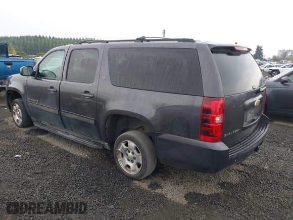 ✅ 2010 Chevrolet Suburban LT • VIN: 1GNUKJE38AR290321 • Lot: 43301641. Wystawiony na IAAI z przebiegiem 214 815 mil. Bezpłatny archiwum sprzedaży aukcyjnych z USA i szczegółowy raport historii pojazdu na DreamBid. Zdjęcie 3.