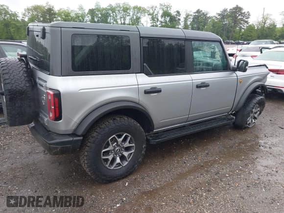 ✅ 2021 Ford Bronco • VIN: 1FMEE5DP7MLA78805 • Lot: 42363222. Listed on IAAI with 57,510 mi. Free auction sales archive from the USA and detailed vehicle history report at DreamBid. Image 4.