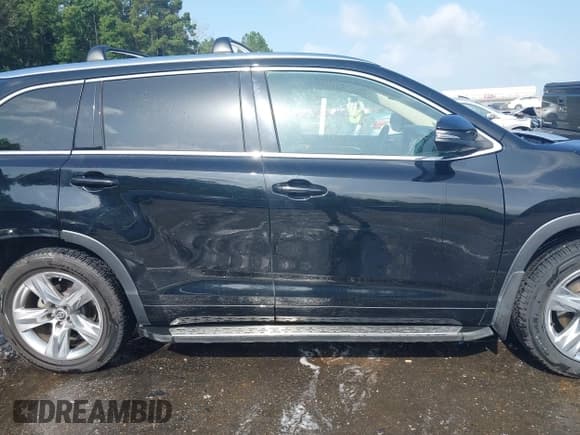 ✅ 2016 Toyota Highlander Limited • VIN: 5TDDKRFH9GS297399 • Lot: 42625172. Listed on IAAI with 160,268 mi. Free auction sales archive from the USA and detailed vehicle history report at DreamBid. Image 13.