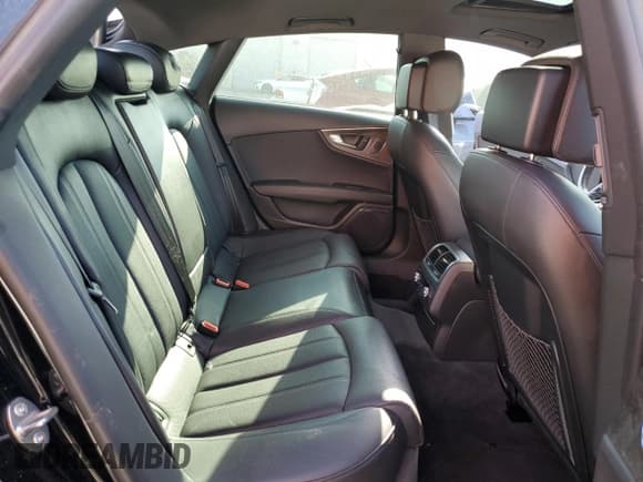 ✅ 2017 Audi A7 Prestige • VIN: WAU22AFC4HN026168 • Лот: 71725635. Опубликован ранее на Copart с пробегом Не указан. Бесплатный доступ к архиву аукционных продаж из США и подробный отчёт об истории автомобиля на DreamBid. Изображение 10.