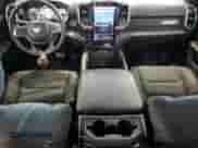 2025 Ram 1500 Big Horn с VIN 1C6RRFFG0SN518126, выставлен на аукционе Copart как лот 71592205 с пробегом 22 079 миль миль и Списание • Salvage title. История ставок и продаж доступна на DreamBid. Изображение 8.