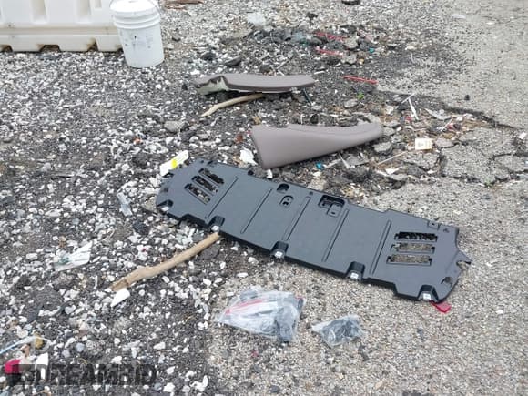 ✅ 2023 Mercedes-Benz EQE 500 • VIN: 4JGGM2CB8PA022730 • Lot: 42205928. Wystawiony na IAAI z przebiegiem 8 219 mil. Bezpłatny archiwum sprzedaży aukcyjnych z USA i szczegółowy raport historii pojazdu na DreamBid. Zdjęcie 12.