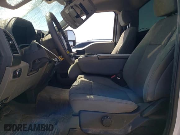 ✅ 2022 Ford F-350 XL • VIN: 1FTRF3BNXNEE17782 • Lot: 52419065. Wystawiony na Copart z przebiegiem 100 711 mil. Bezpłatny archiwum sprzedaży aukcyjnych z USA i szczegółowy raport historii pojazdu na DreamBid. Zdjęcie 7.