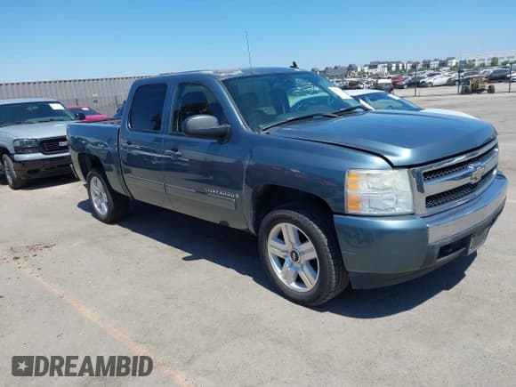 ✅ 2007 Chevrolet Silverado 1500 1LT • VIN: 2GCEC13J671716942 • Lot: 42616878. Wystawiony na IAAI z przebiegiem 229 113 mil. Bezpłatny archiwum sprzedaży aukcyjnych z USA i szczegółowy raport historii pojazdu na DreamBid. Zdjęcie 1.
