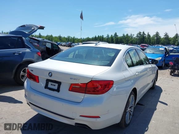 ✅ 2020 BMW 5 Series 540i xDrive • VIN: WBAJS3C07LCE31112 • Lot: 42547409. Wystawiony na IAAI z przebiegiem 42 093 mil. Bezpłatny archiwum sprzedaży aukcyjnych z USA i szczegółowy raport historii pojazdu na DreamBid. Zdjęcie 4.