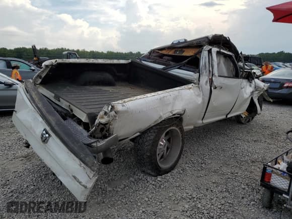 ✅ 2014 Ram 2500 SLT • VIN: 3C6UR5DL7EG138296 • Lot: 68896155. Wystawiony na Copart z przebiegiem Nie podano. Bezpłatny archiwum sprzedaży aukcyjnych z USA i szczegółowy raport historii pojazdu na DreamBid. Zdjęcie 3.