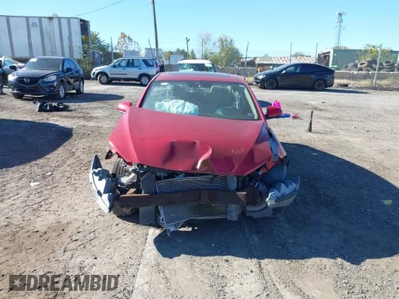 ✅ 2017 Hyundai Elantra SE • VIN: KMHD84LF8HU275164 • Lot: 30168361. Listed on IAAI with 35,030 mi. Free auction sales archive from the USA and detailed vehicle history report at DreamBid. Image 13.