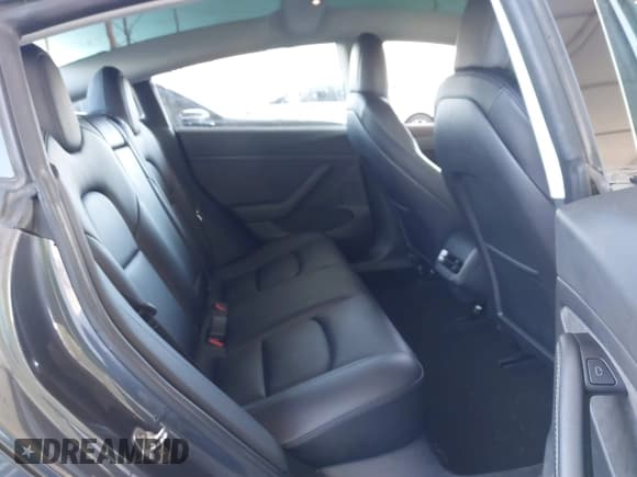 ✅ 2022 Tesla Model 3 Long Range • VIN: 5YJ3E1EB5NF126104 • Lot: 41845943. Wystawiony na IAAI z przebiegiem 46 492 mil. Bezpłatny archiwum sprzedaży aukcyjnych z USA i szczegółowy raport historii pojazdu na DreamBid. Zdjęcie 8.