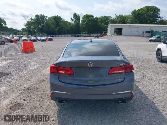 ✅ 2018 Acura TLX Technology • VIN: 19UUB3F51JA000554 • Lot: 42590220. Listed on IAAI with 63,692 mi. Free auction sales archive from the USA and detailed vehicle history report at DreamBid. Image 16.