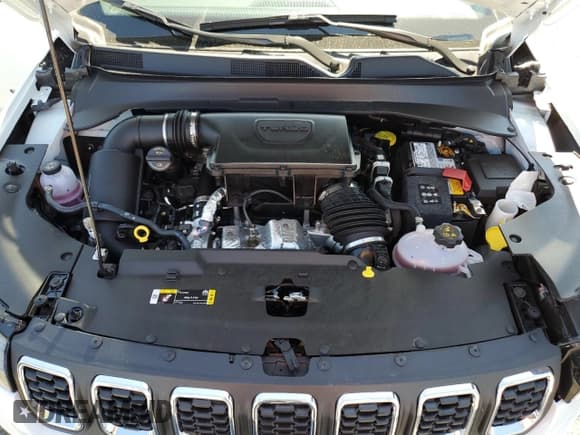 ✅ 2025 Jeep Compass Latitude • VIN: 3C4NJDBN8ST608972 • Lot: 69315845. Wystawiony na Copart z przebiegiem 1 423 mil. Bezpłatny archiwum sprzedaży aukcyjnych z USA i szczegółowy raport historii pojazdu na DreamBid. Zdjęcie 11.