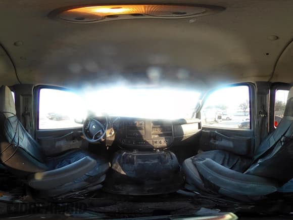 ✅ 2016 Chevrolet Express Passenger LT • VIN: 1GAZGPFG4G1203907 • Лот: 43732769. Опубликован ранее на IAAI с пробегом 254 143 миль. Бесплатный доступ к архиву аукционных продаж из США и подробный отчёт об истории автомобиля на DreamBid. Изображение 18.