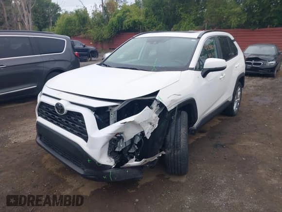 ✅ 2019 Toyota RAV4 XLE Premium • VIN: 2T3A1RFV2KC013812 • Lot: 43386049. Listed on IAAI with 52,888 mi. Free auction sales archive from the USA and detailed vehicle history report at DreamBid. Image 17.