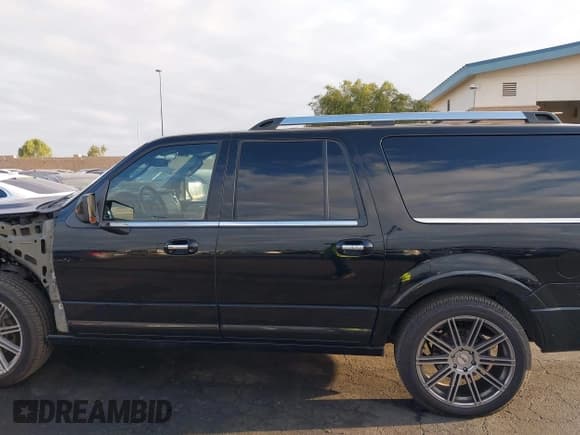 ✅ 2016 Ford Expedition Max Limited • VIN: 1FMJK1KT8GEF56058 • Lot: 42095447. Listed on IAAI with 104,461 mi. Free auction sales archive from the USA and detailed vehicle history report at DreamBid. Image 15.