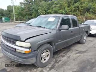 2000 Chevrolet Silverado 1500 LS z VIN 2GCEC19W3Y1132597, wystawiony jako IAAI lot #43310296 z przebiegiem 213 485 mil mil oraz . Historia ofert i sprzedaży dostępna na DreamBid. Obrazek 2.