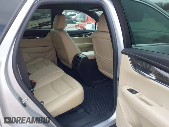 ✅ 2017 Cadillac XT5 FWD • VIN: 1GYKNARS3HZ184081 • Lot: 41795974. Listed on IAAI with 109,032 mi. Free auction sales archive from the USA and detailed vehicle history report at DreamBid. Image 8.