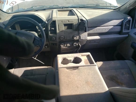 ✅ 2018 Ford F-350 • VIN: 1FD8X3FTXJEC41209 • Лот: 69285204. Опубликован ранее на Copart с пробегом Не указан. Бесплатный доступ к архиву аукционных продаж из США и подробный отчёт об истории автомобиля на DreamBid. Изображение 8.