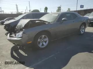 ✅ 2010 Dodge Challenger SE • VIN: 2B3CJ4DV5AH318508 • Lot: 87017774. Wystawiony na Copart z przebiegiem Nie podano. Bezpłatny archiwum sprzedaży aukcyjnych z USA i szczegółowy raport historii pojazdu na DreamBid. Zdjęcie 1.