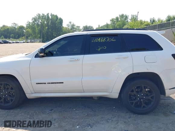 ✅ 2021 Jeep Grand Cherokee Limited • VIN: 1C4RJFBG3MC702111 • Лот: 42988706. Опубликован ранее на IAAI с пробегом 74 723 миль. Бесплатный доступ к архиву аукционных продаж из США и подробный отчёт об истории автомобиля на DreamBid. Изображение 14.
