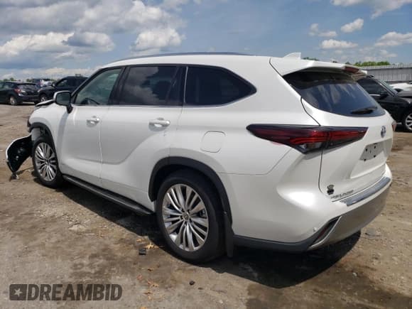 ✅ 2024 Toyota Highlander Hybrid Platinum • VIN: 5TDEBRCH0RS639298 • Лот: 55066015. Опубликован ранее на Copart с пробегом 11 707 миль. Бесплатный доступ к архиву аукционных продаж из США и подробный отчёт об истории автомобиля на DreamBid. Изображение 2.