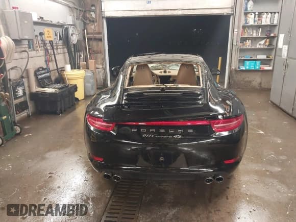 ✅ 2015 Porsche 911 Carrera S • VIN: WP0AB2A96FS125928 • Lot: 43813644. Listed on IAAI with 13,850 mi. Free auction sales archive from the USA and detailed vehicle history report at DreamBid. Image 17.