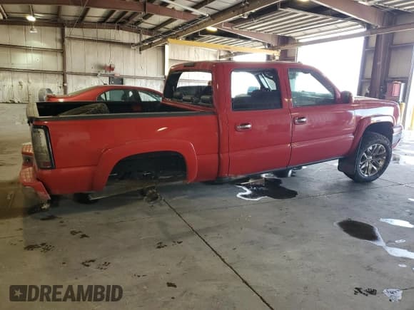 ✅ 2004 Chevrolet Silverado 1500 LS • VIN: 2GCEK13T141425684 • Lot: 57147275. Wystawiony na Copart z przebiegiem 269 227 mil. Bezpłatny archiwum sprzedaży aukcyjnych z USA i szczegółowy raport historii pojazdu na DreamBid. Zdjęcie 3.