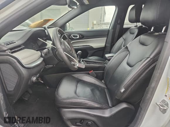 ✅ 2025 Jeep Compass Limited • VIN: 3C4NJDCN9ST509348 • Lot: 95560125. Listed on Copart with 33,453 mi. Free auction sales archive from the USA and detailed vehicle history report at DreamBid. Image 7.