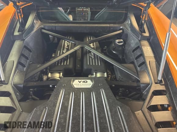 ✅ 2016 Lamborghini Huracan LP 580-2 • VIN: ZHWUC2ZFXGLA04796 • Lot: 45041295. Listed on Copart with 23,094 mi. Free auction sales archive from the USA and detailed vehicle history report at DreamBid. Image 7.