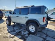 ✅ 2022 Ford Bronco Badlands • VIN: 1FMEE5DH6NLB75794 • Lot: 85766465. Wystawiony na Copart z przebiegiem 43 674 mil. Bezpłatny archiwum sprzedaży aukcyjnych z USA i szczegółowy raport historii pojazdu na DreamBid. Zdjęcie 2.