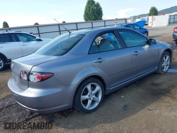 ✅ 2008 Mazda 6 i Sport VE • VIN: 1YVHP80C885M05166 • Lot: 43170327. Wystawiony na IAAI z przebiegiem 153 956 mil. Bezpłatny archiwum sprzedaży aukcyjnych z USA i szczegółowy raport historii pojazdu na DreamBid. Zdjęcie 4.