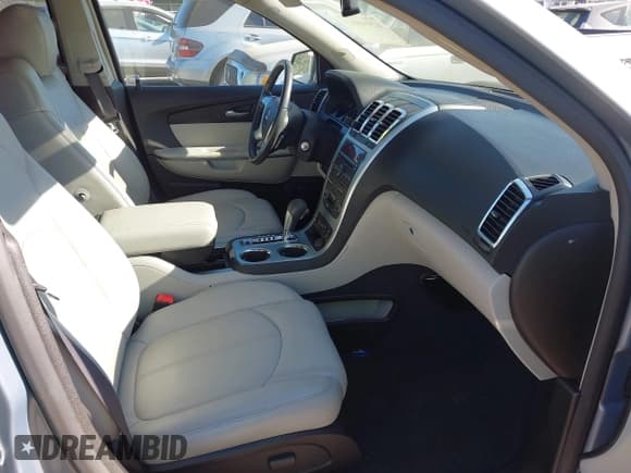 ✅ 2007 GMC Acadia SLT • VIN: 1GKEV23727J165357 • Lot: 42950913. Wystawiony na IAAI z przebiegiem 63 553 mil. Bezpłatny archiwum sprzedaży aukcyjnych z USA i szczegółowy raport historii pojazdu na DreamBid. Zdjęcie 5.