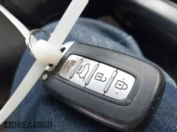 2016 Hyundai Veloster Turbo с VIN KMHTC6AE6GU263433, выставлен на аукционе IAAI как лот 43533414 с пробегом 88 638 миль миль и . История ставок и продаж доступна на DreamBid. Изображение 11.