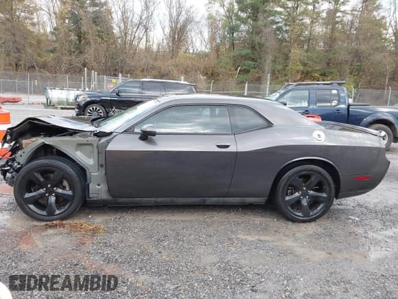 ✅ 2013 Dodge Challenger R/T Plus • VIN: 2C3CDYBT6DH679222 • Лот: 43590458. Опубликован ранее на IAAI с пробегом 113 117 миль. Бесплатный доступ к архиву аукционных продаж из США и подробный отчёт об истории автомобиля на DreamBid. Изображение 15.