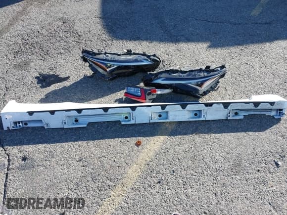 ✅ 2023 Lexus IS 350 F Sport • VIN: JTHGZ1B23P5067180 • Lot: 43835413. Listed on IAAI with 31,912 mi. Free auction sales archive from the USA and detailed vehicle history report at DreamBid. Image 12.