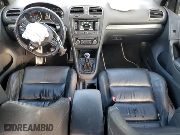 ✅ 2013 Volkswagen Golf R • VIN: WVWPF7AJ9DW032137 • Lot: 75958304. Wystawiony na Copart z przebiegiem 151 021 mil. Bezpłatny archiwum sprzedaży aukcyjnych z USA i szczegółowy raport historii pojazdu na DreamBid. Zdjęcie 8.