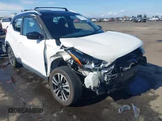 ✅ 2019 Nissan Kicks S • VIN: 3N1CP5CU3KL507200 • Lot: 43668462. Wystawiony na IAAI z przebiegiem 107 520 mil. Bezpłatny archiwum sprzedaży aukcyjnych z USA i szczegółowy raport historii pojazdu na DreamBid. Zdjęcie 6.