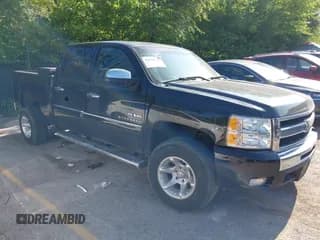 ✅ 2011 Chevrolet Silverado 1500 LT • VIN: 3GCPCSE05BG401455 • Lot: 42694937. Wystawiony na IAAI z przebiegiem 235 002 mil. Bezpłatny archiwum sprzedaży aukcyjnych z USA i szczegółowy raport historii pojazdu na DreamBid. Zdjęcie 1.