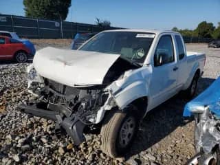 2015 Nissan Frontier S z VIN 1N6BD0CT2FN702395, wystawiony jako Copart lot #69367785 z przebiegiem 204 396 mil mil oraz Czysty tytuł • Clean title. Historia ofert i sprzedaży dostępna na DreamBid. Obrazek 1.