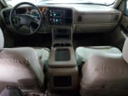 ✅ 2004 Chevrolet Suburban LS • VIN: 1GNFK16Z04J178577 • Lot: 47387085. Wystawiony na Copart z przebiegiem 218 227 mil. Bezpłatny archiwum sprzedaży aukcyjnych z USA i szczegółowy raport historii pojazdu na DreamBid. Zdjęcie 8.