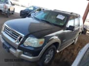 ✅ 2007 Ford Explorer Eddie Bauer • VIN: 1FMEU74E07UA53725 • Lot: 43582497. Wystawiony na IAAI z przebiegiem 164 135 mil. Bezpłatny archiwum sprzedaży aukcyjnych z USA i szczegółowy raport historii pojazdu na DreamBid. Zdjęcie 2.