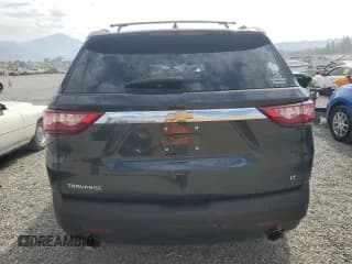 ✅ 2020 Chevrolet Traverse LT Cloth • VIN: 1GNERGKW4LJ256959 • Lot: 70019954. Wystawiony na Copart z przebiegiem 61 401 mil. Bezpłatny archiwum sprzedaży aukcyjnych z USA i szczegółowy raport historii pojazdu na DreamBid. Zdjęcie 6.