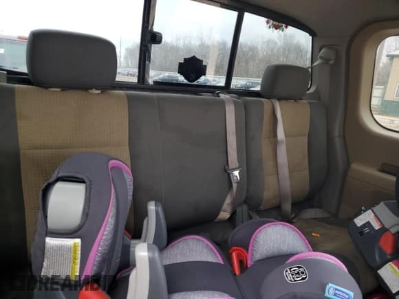 ✅ 2004 Nissan Titan SE • VIN: 1N6AA06B54N557292 • Лот: 85773174. Опубликован ранее на Copart с пробегом Не указан. Бесплатный доступ к архиву аукционных продаж из США и подробный отчёт об истории автомобиля на DreamBid. Изображение 11.